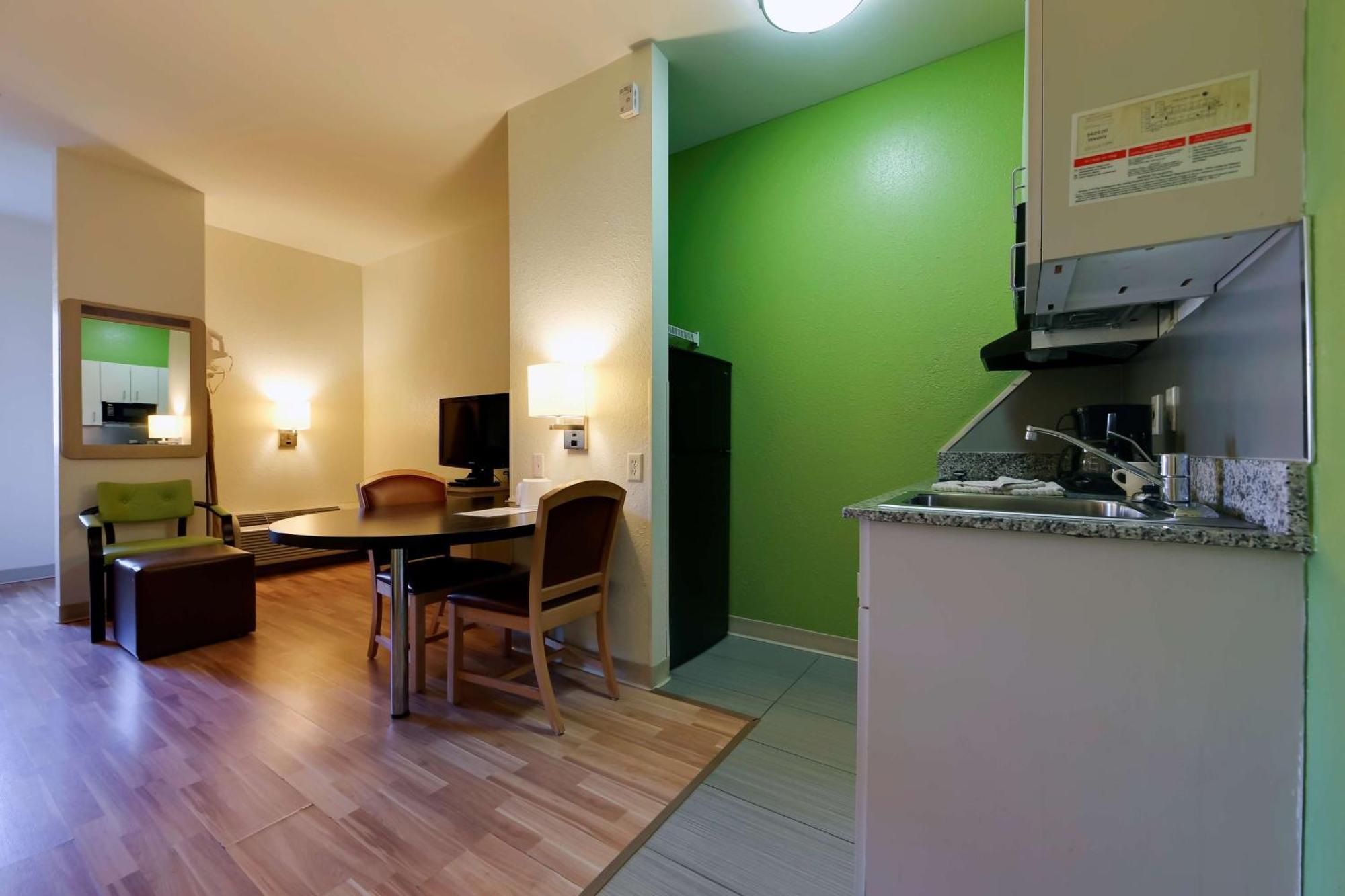 Studio 6 Toronto - Mississauga With Kitchenettes Eksteriør billede
