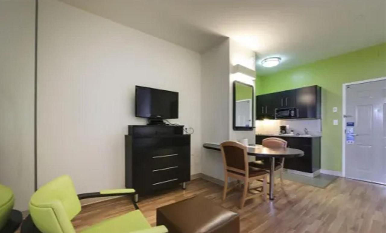 Studio 6 Toronto - Mississauga With Kitchenettes Eksteriør billede